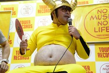 港カヲル（46歳 / 皆川猿時）