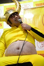 港カヲル（46歳 / 皆川猿時）