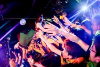 魔法少女になり隊のライブの様子。