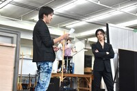 左から伊礼彼方、武田真治。