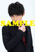 「水の上を歩くように簡単さ SKY-HI HISTORY BOOK」セブンイレブン特典ポストカードイメージ