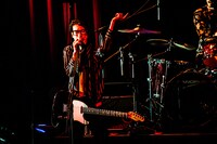 米田貴紀（Vo, G）（撮影：浜野カズシ）