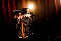 米田貴紀（Vo, G）（撮影：浜野カズシ）