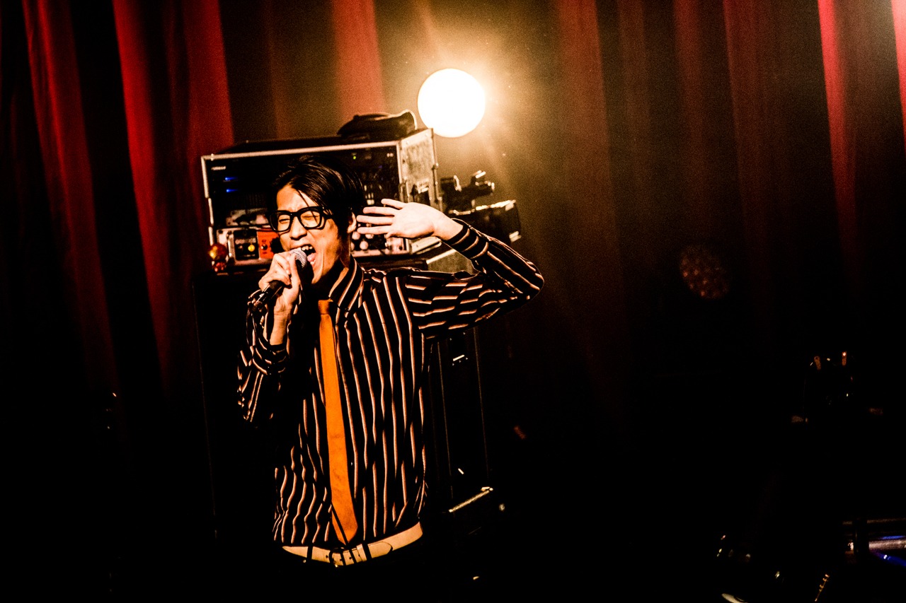 米田貴紀（Vo, G）（撮影：浜野カズシ）