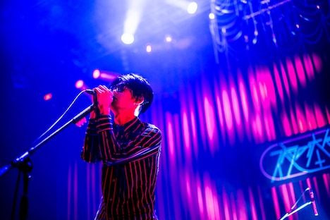 米田貴紀（Vo, G）（撮影：浜野カズシ）