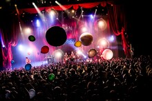 夜の本気ダンス「No rain, new days o'scene」東京・EX THEATER ROPPONGI公演の様子。（撮影：浜野カズシ）