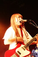 mick（Vo, G, Piano / Amelie）