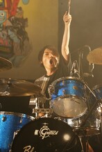 高村佳秀（Dr / BLUE ENCOUNT）