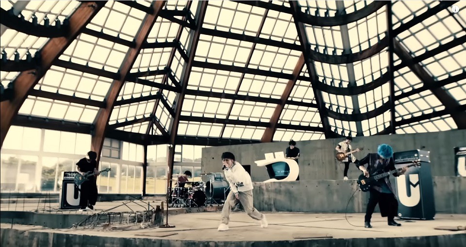 UVERworld「DECIDED」ミュージックビデオのワンシーン。