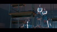 欅坂46「エキセントリック」ミュージックビデオのワンシーン。