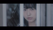 欅坂46「エキセントリック」ミュージックビデオのワンシーン。