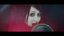水樹奈々「TESTAMENT」ミュージックビデオのワンシーン。
