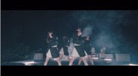 PassCode「ONE STEP BEYOND」のミュージックビデオのワンシーン。
