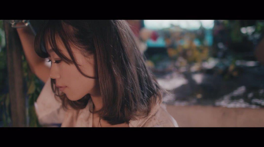 PassCode「ONE STEP BEYOND」のミュージックビデオのワンシーン。