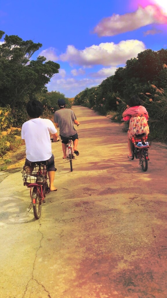 神聖かまってちゃん「陸上部の夏」のスニペット音源映像のワンシーン。