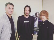 左からチャド・スタエルスキ監督、キアヌ・リーヴス、武瑠（SuG）。