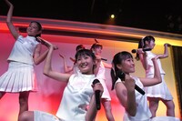 AIS-All Idol Songs-「AIS-Scream 特別公演 ～2017年7月7日7時7分7人7曲～」東京・J-SQUARE SHINAGAWA公演の様子。