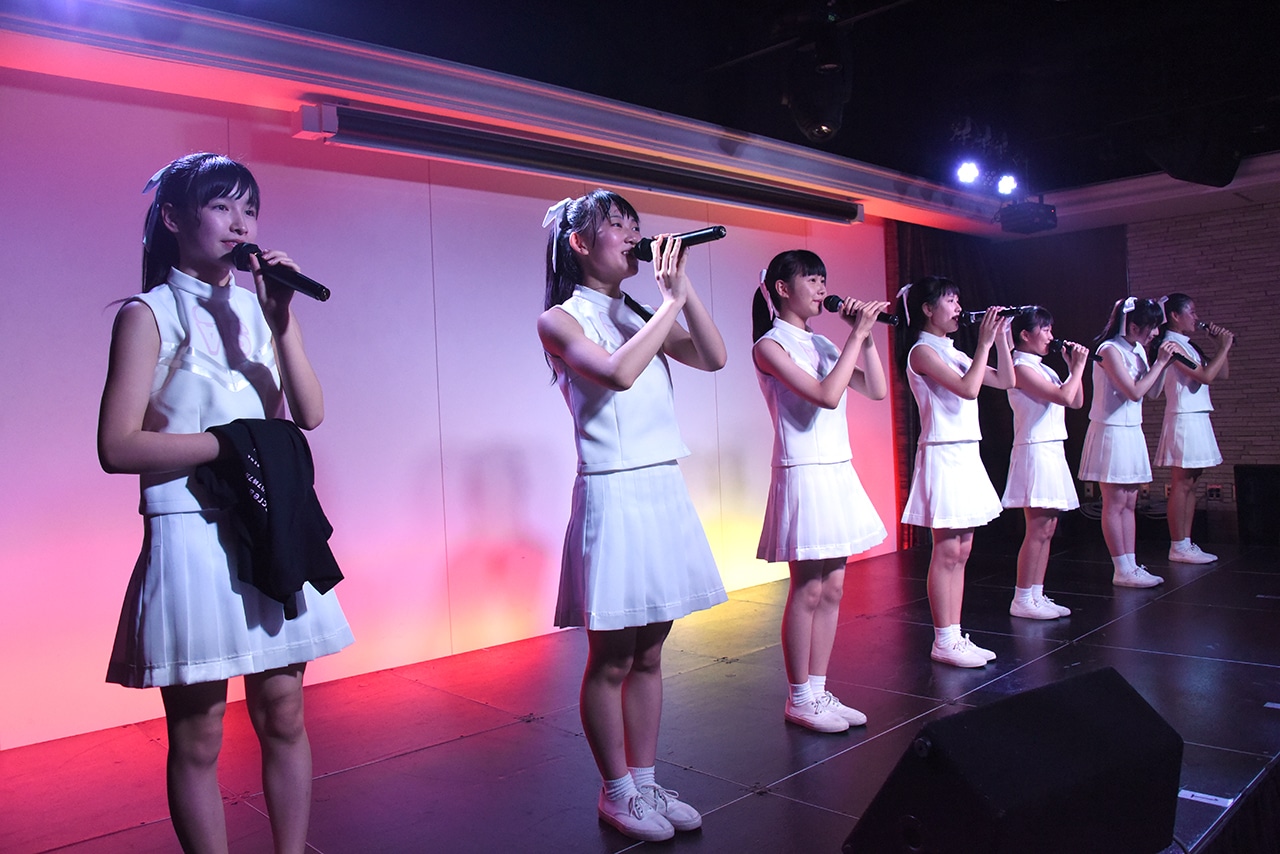 AIS-All Idol Songs-「AIS-Scream 特別公演 ～2017年7月7日7時7分7人7曲～」東京・J-SQUARE SHINAGAWA公演の様子。