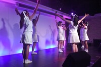AIS-All Idol Songs-「AIS-Scream 特別公演 ～2017年7月7日7時7分7人7曲～」東京・J-SQUARE SHINAGAWA公演の様子。