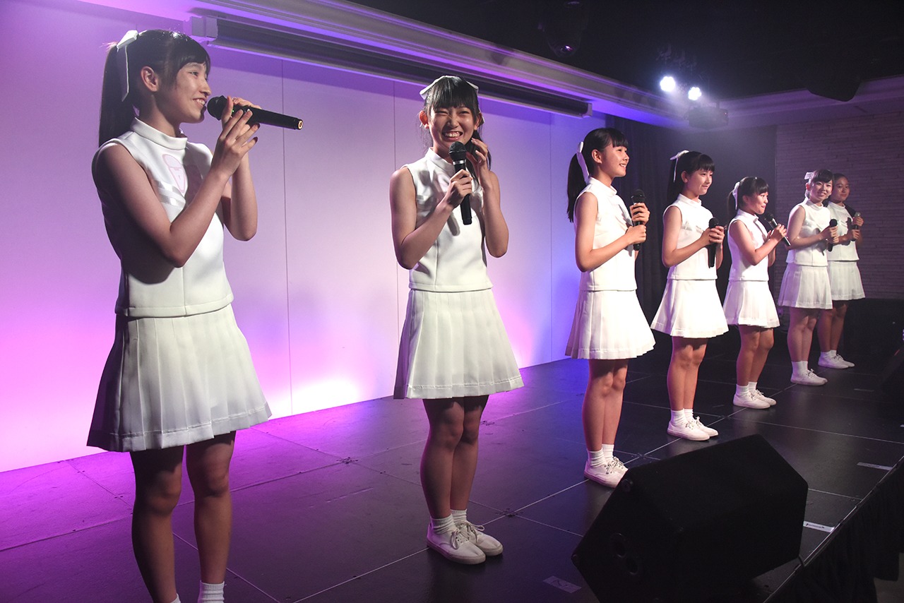 AIS-All Idol Songs-「AIS-Scream 特別公演 ～2017年7月7日7時7分7人7曲～」東京・J-SQUARE SHINAGAWA公演の様子。