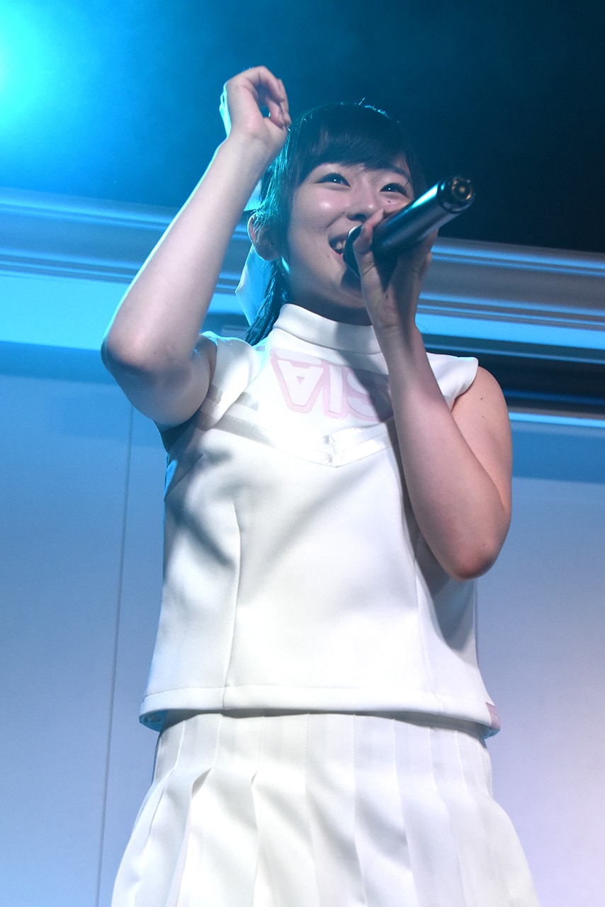 栗原舞優 - AISが7月7日7時7分に7曲披露、7人体制での新たな
