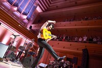 沖仁「デビュー15周年記念公演 15 -QUINCE-」の様子。 （写真提供：TONE）