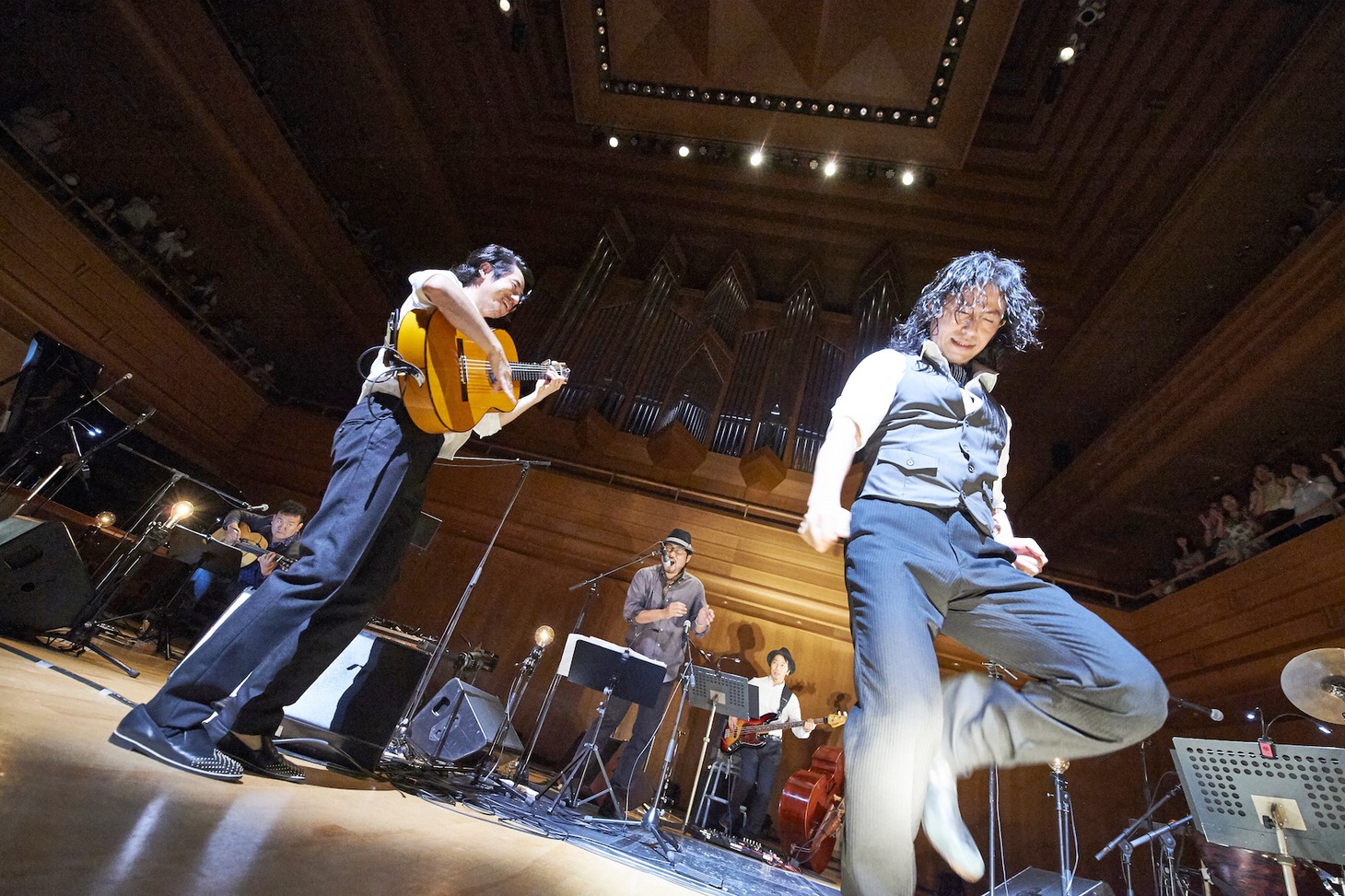 沖仁「デビュー15周年記念公演 15 -QUINCE-」の様子。 （写真提供：TONE）