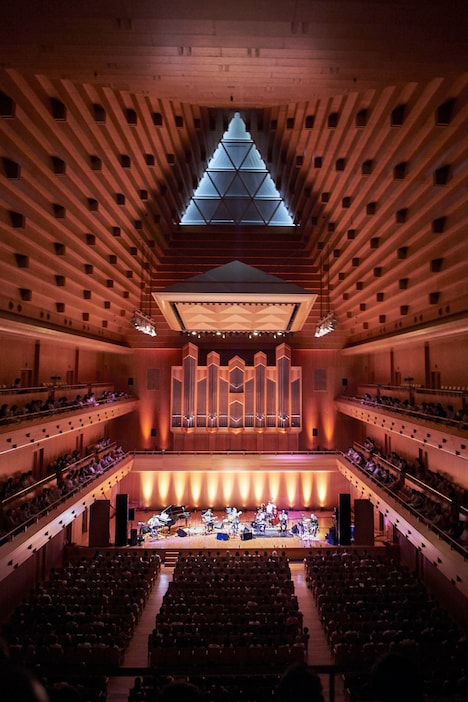 沖仁「デビュー15周年記念公演 15 -QUINCE-」の様子。 (写真提供:TONE)