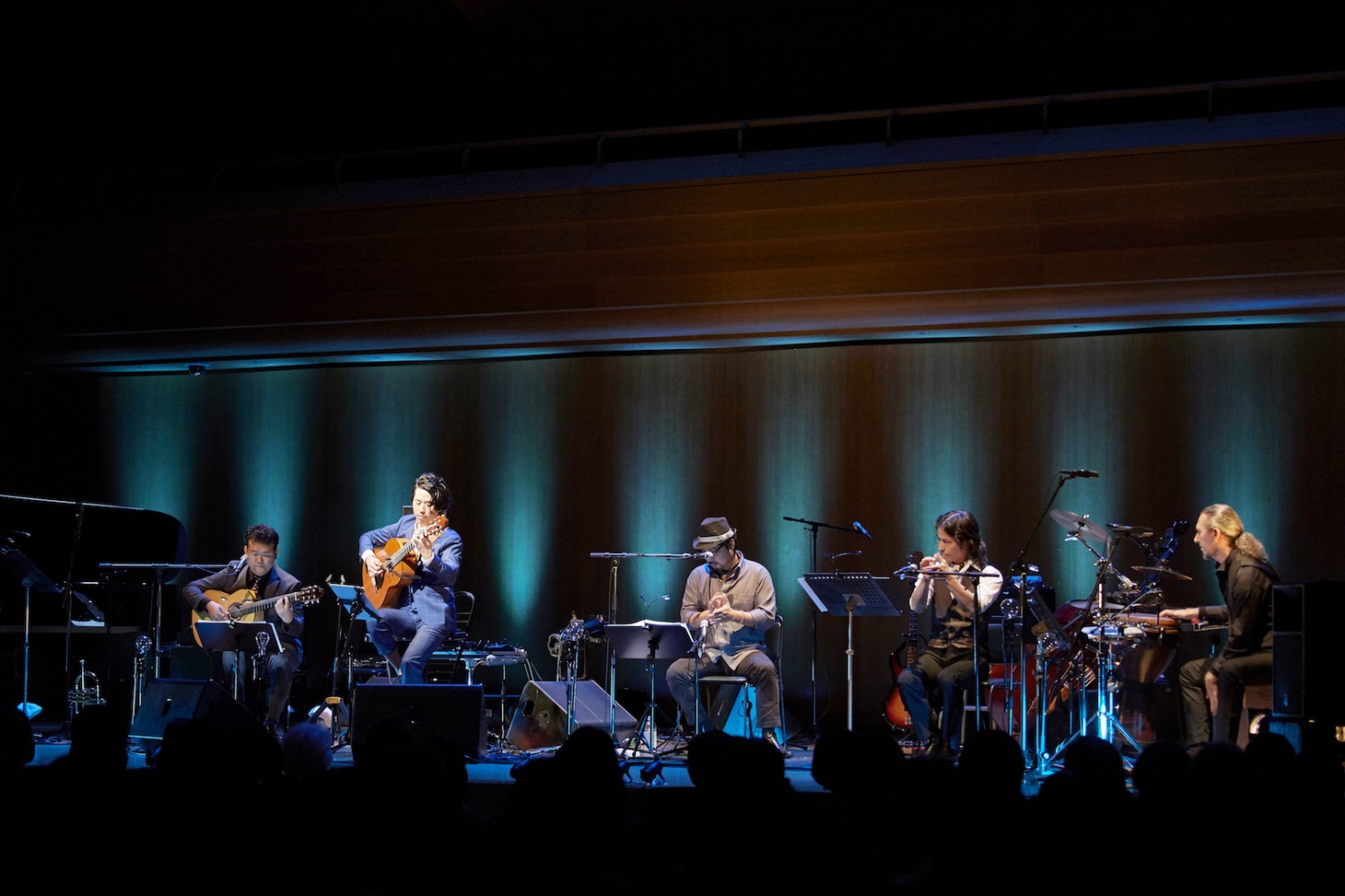 沖仁「デビュー15周年記念公演 15 -QUINCE-」の様子。 （写真提供：TONE）