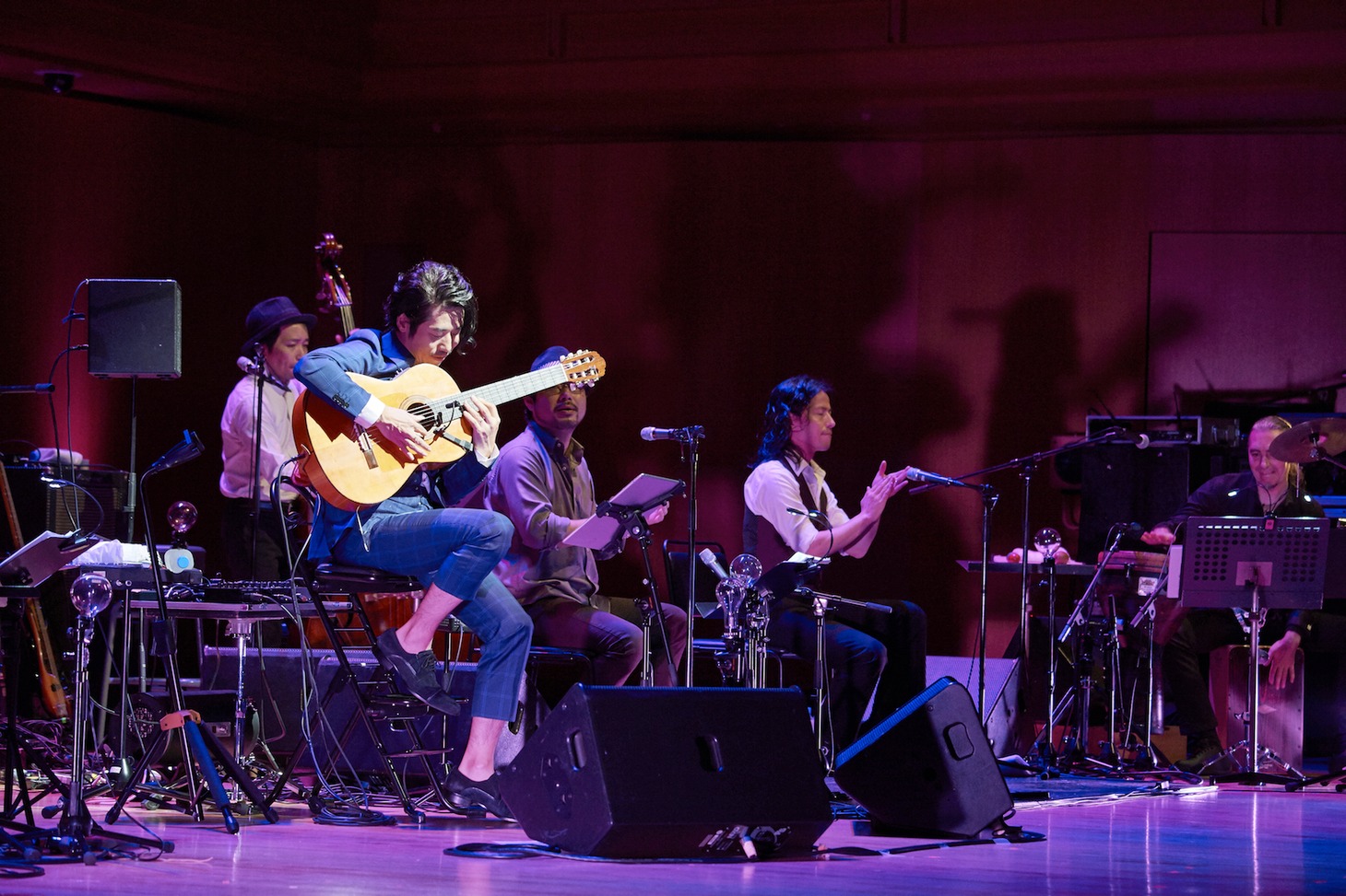 沖仁「デビュー15周年記念公演 15 -QUINCE-」の様子。 （写真提供：TONE）