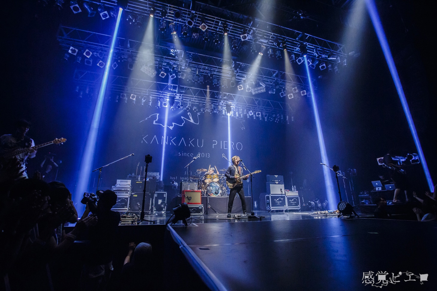感覚ピエロ「69ロックレボリューション あなたと私で『69』したいの。」東京・Zepp DiverCity TOKYO公演の様子。