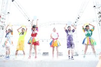 バケツの水を頭から被るときめき▽宣伝部。（撮影：マキノタカヒコ）