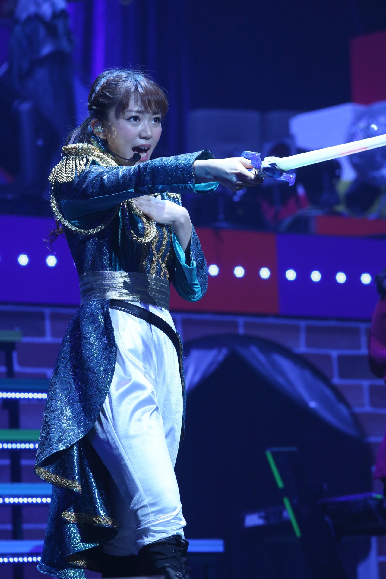 三森すずこ「Mimori Suzuko Live Tour 2016 “Grand Revue”」の様子。（写真提供：ポニーキャニオン）