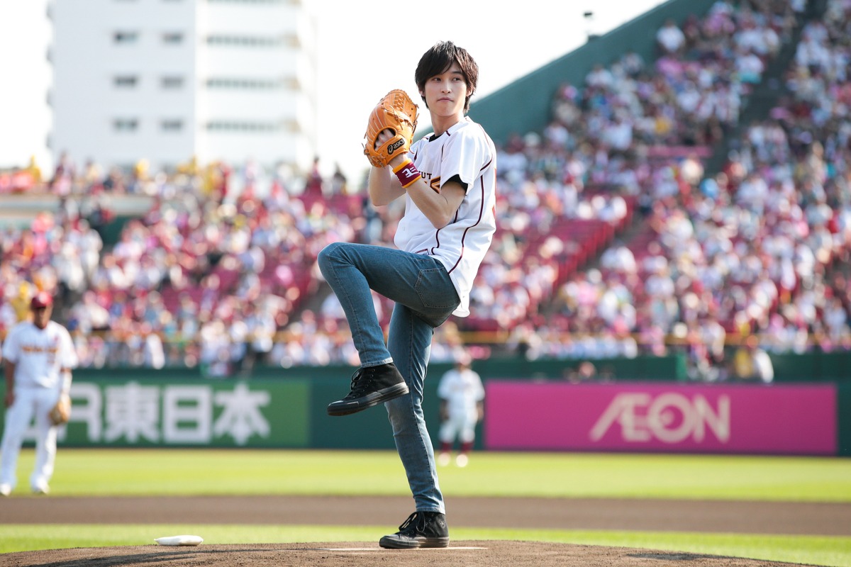 マウンドで構える阪本奨悟。（写真提供：楽天野球団）
