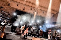 Suchmos「F.C.L.S. LIVE」の様子。（Photo by Shun Komiyama）