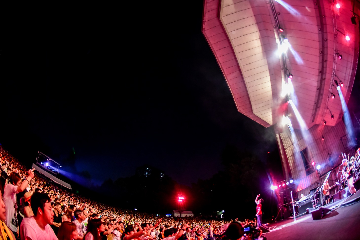 Suchmos「F.C.L.S. LIVE」の様子。（Photo by Shun Komiyama）