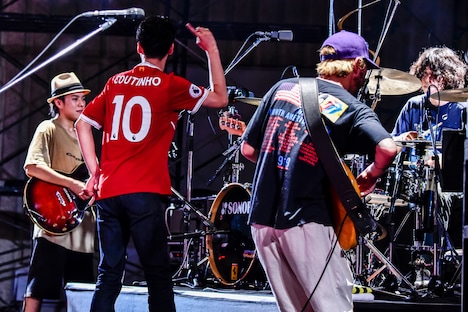 Suchmos「F.C.L.S. LIVE」の様子。（Photo by Shun Komiyama）