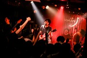 Burgundyのライブの様子。