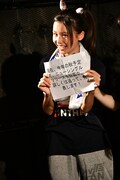 アンコールで今秋にニューシングルをリリースする予定であることを発表するKURUMI.。(撮影:古川朋久)