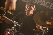 藤原広明（Dr / SUPER BEAVER）（Photo by AZUSA TAKADA）