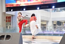 登場するなり水に飛びこもうとするangela。