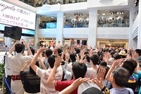 ジャパニーズトランスパーティのフロアと化した噴水広場。