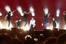 SOL（from BIGBANG）「TAEYANG 2017 WORLD TOUR <WHITE NIGHT> IN JAPAN -SOL STADIUM LIVE-」ZOZOマリンスタジアム公演の様子。（写真提：avex）