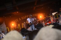 「ON THE ROAD発売記念ミニライブ」の様子。（撮影：きるけ。）