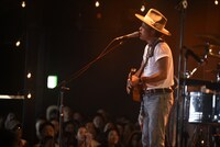 「ON THE ROAD発売記念ミニライブ」の様子。（撮影：きるけ。）