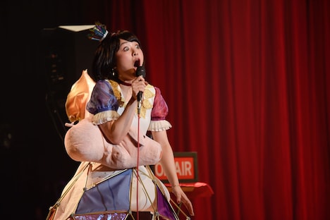 もも（Vo）（写真提供：avex）