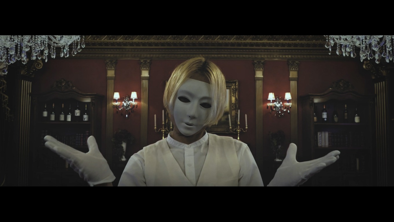 She, in the haze「Doubt」ミュージックビデオのワンシーン。
