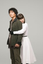 寺脇康文と宮澤佐江。