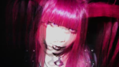 SEX VIRGIN KILLER「Overkill」ミュージックビデオのワンシーン。