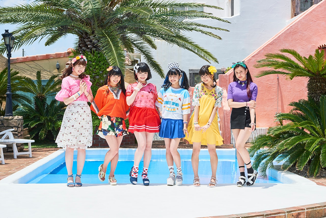 ベボガ！37社のCM入り“コマーシャルMV”公開、ぺろりん先生は水着姿で登場